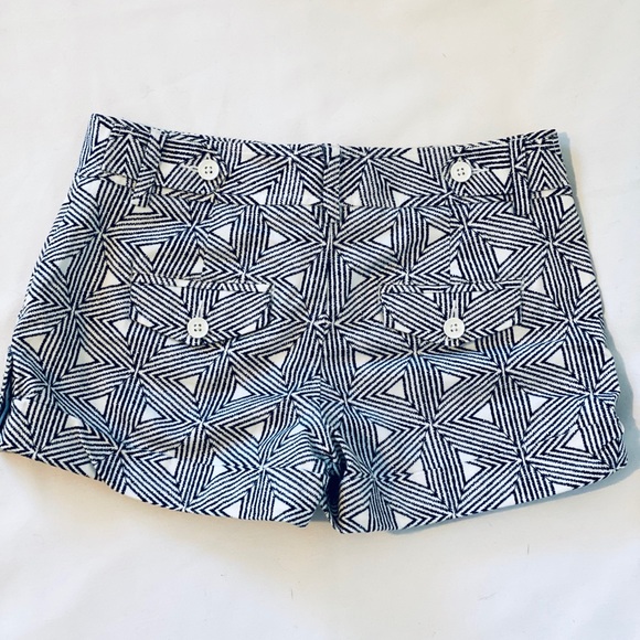 Express black and white shorts - Picture 4 of 6